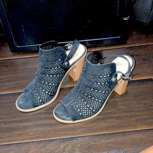 Size 8 1/2 Black Suede Used Shoes